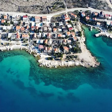 Apartment Matea - 20M From The Beach Cesarica Exterior foto