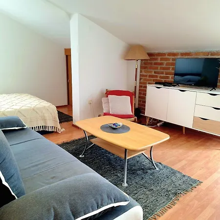Apartment Matea - 20M From The Beach Cesarica Exterior foto